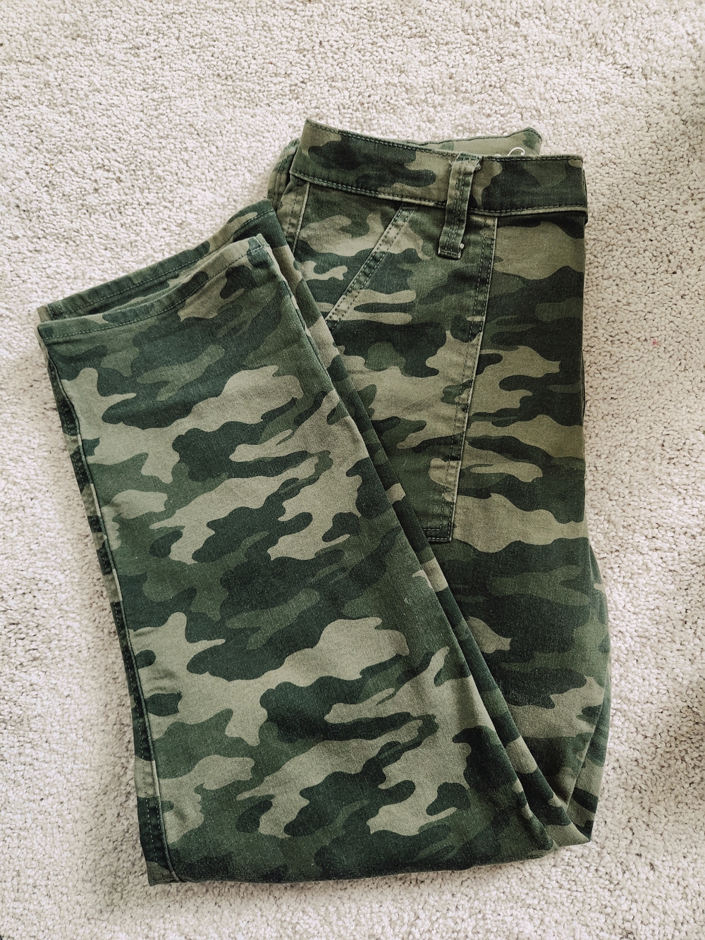 Universal Thread Grey Camo Waistband Pants Detail